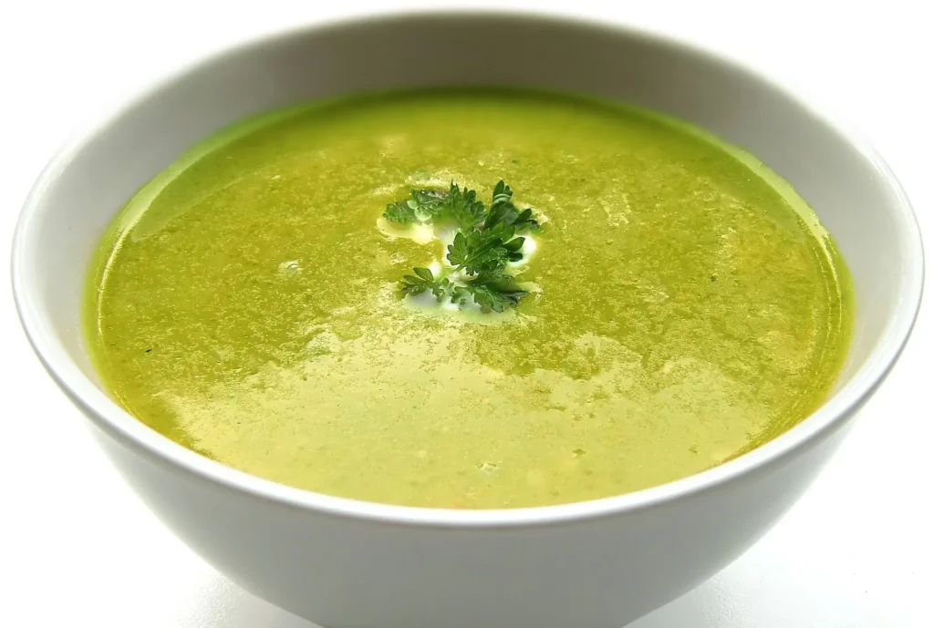 čo uvariť Krémová polievka s brokolicou a karfiolom