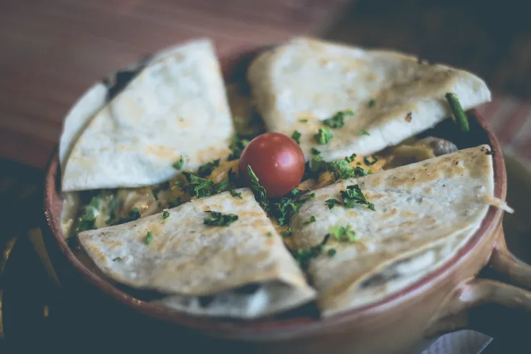 Kuracie quesadilla so syrom a zeleninou