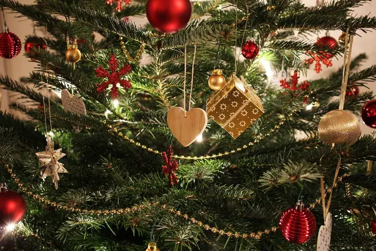 Vianočné tradície a zvyky zdobenie vianočného stromčeka