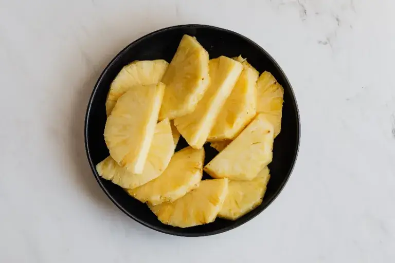 ako očistiť ananás